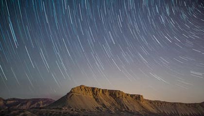 灰熊队取得开门红，士气高涨前行